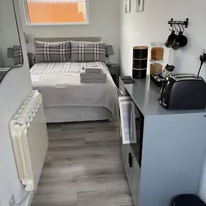 Homestay Payne's Pad, Poole